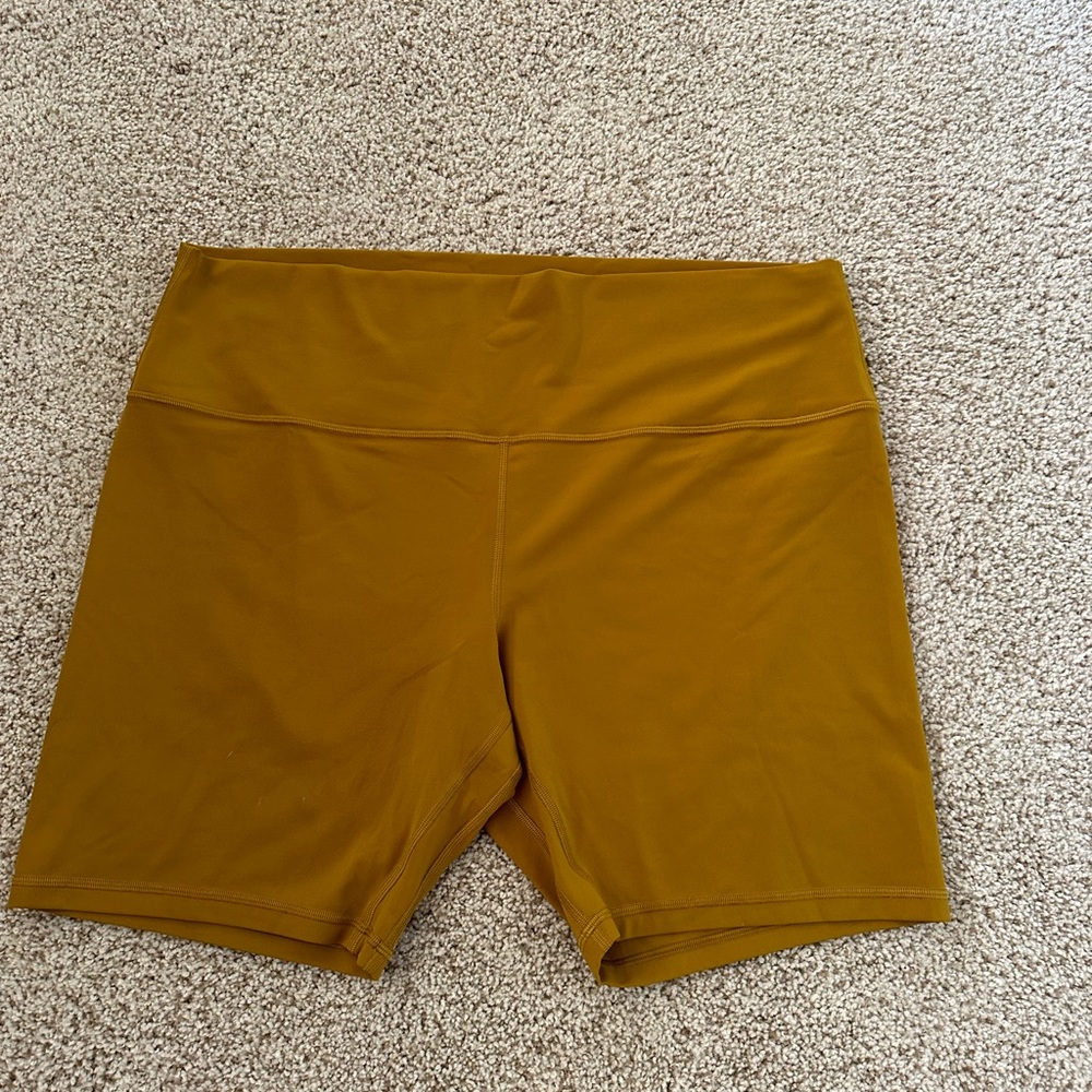 Lululemon shorts size 20